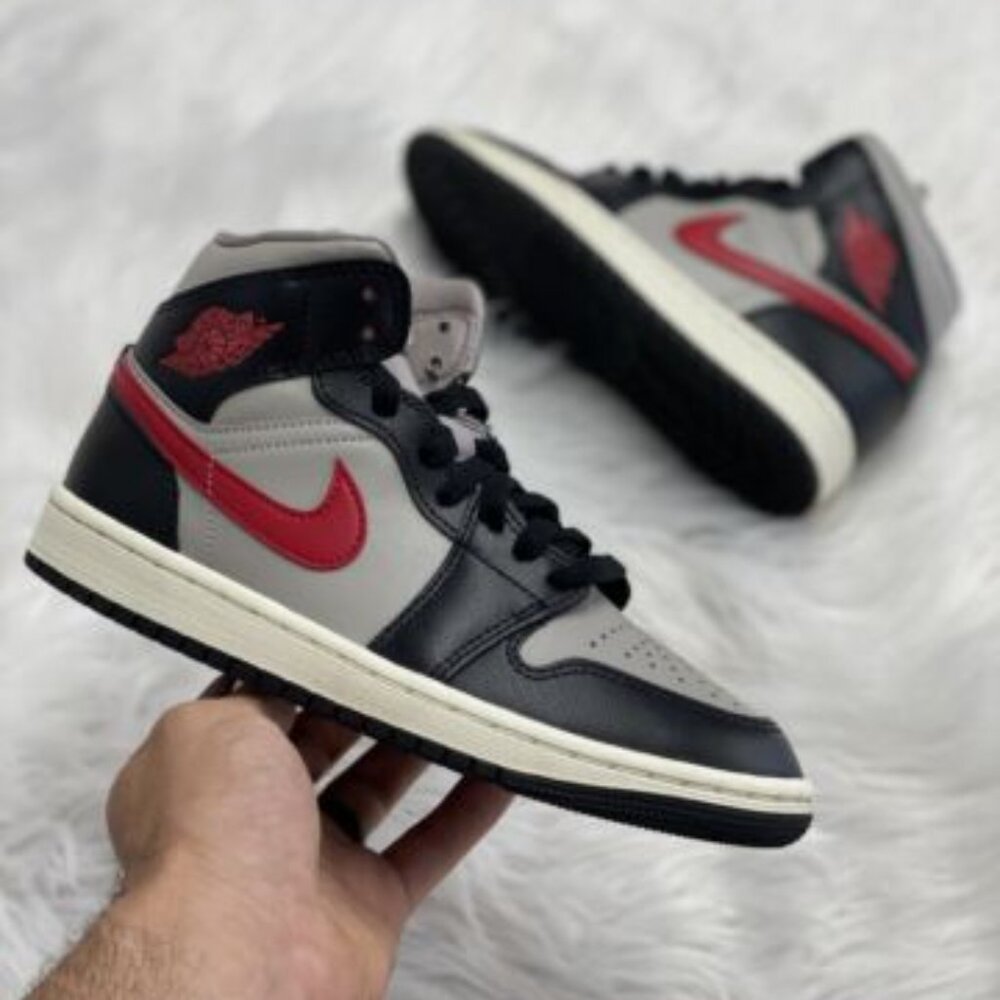 Nike Air Jordan 1 Mid Womens Casual Leather Shoes Gray BQ6472-060 VNDS Size 6
